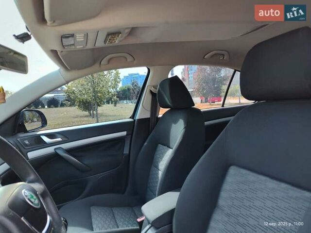 Черный Шкода Октавия, объемом двигателя 1.6 л и пробегом 149 тыс. км за 10500 $, фото 12 на Automoto.ua