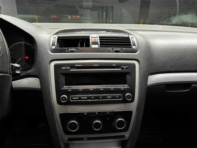 Черный Шкода Октавия, объемом двигателя 1.9 л и пробегом 293 тыс. км за 6800 $, фото 17 на Automoto.ua