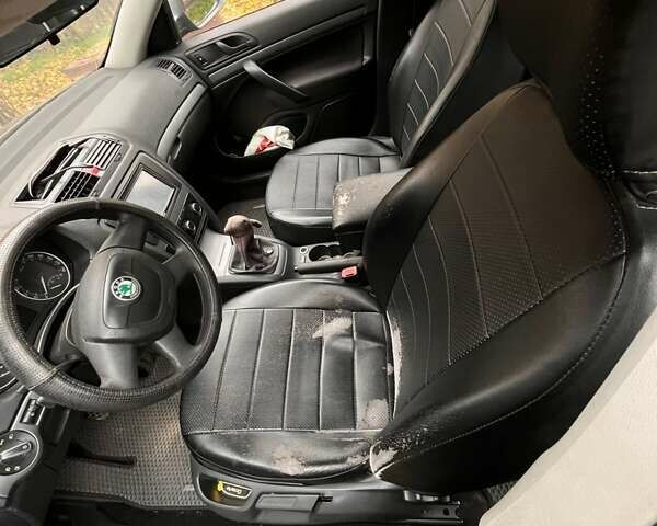 Черный Шкода Октавия, объемом двигателя 1.6 л и пробегом 204 тыс. км за 7800 $, фото 3 на Automoto.ua