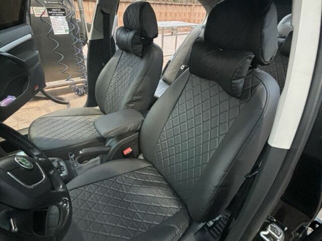 Черный Шкода Октавия, объемом двигателя 2 л и пробегом 260 тыс. км за 8800 $, фото 10 на Automoto.ua