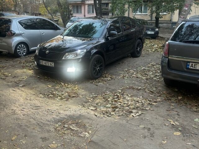 Черный Шкода Октавия, объемом двигателя 2 л и пробегом 260 тыс. км за 8800 $, фото 3 на Automoto.ua