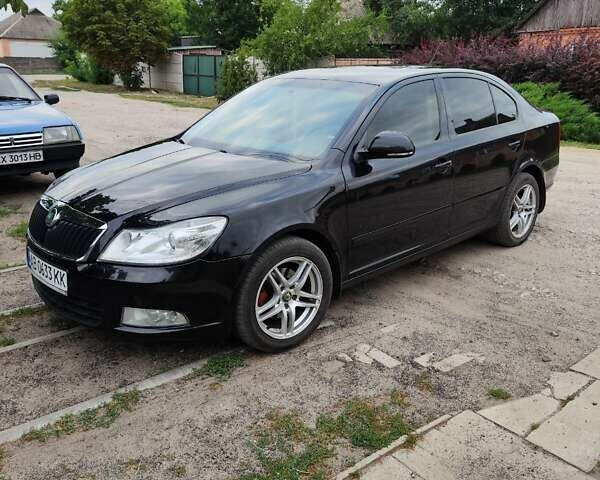 Черный Шкода Октавия, объемом двигателя 1.6 л и пробегом 370 тыс. км за 8800 $, фото 9 на Automoto.ua