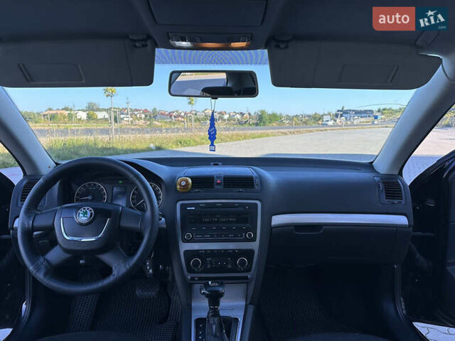 Черный Шкода Октавия, объемом двигателя 2 л и пробегом 237 тыс. км за 7300 $, фото 8 на Automoto.ua