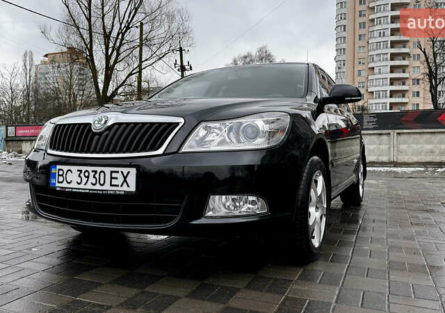 Черный Шкода Октавия, объемом двигателя 1.8 л и пробегом 56 тыс. км за 10500 $, фото 3 на Automoto.ua