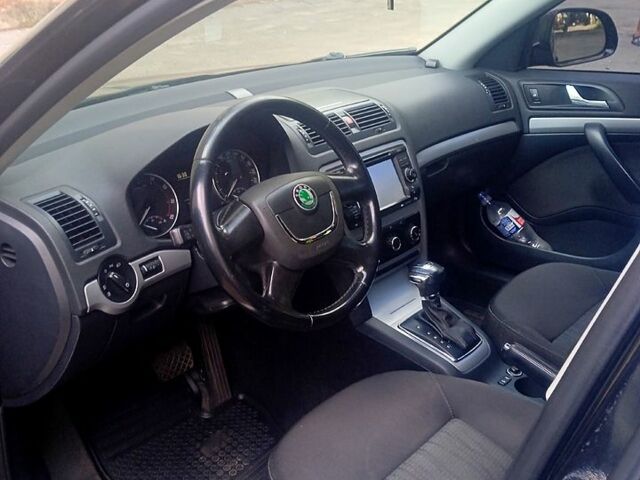 Черный Шкода Октавия, объемом двигателя 1.8 л и пробегом 145 тыс. км за 8200 $, фото 8 на Automoto.ua