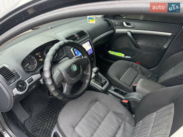 Чорний Шкода Октавія, об'ємом двигуна 1.8 л та пробігом 170 тис. км за 8000 $, фото 8 на Automoto.ua