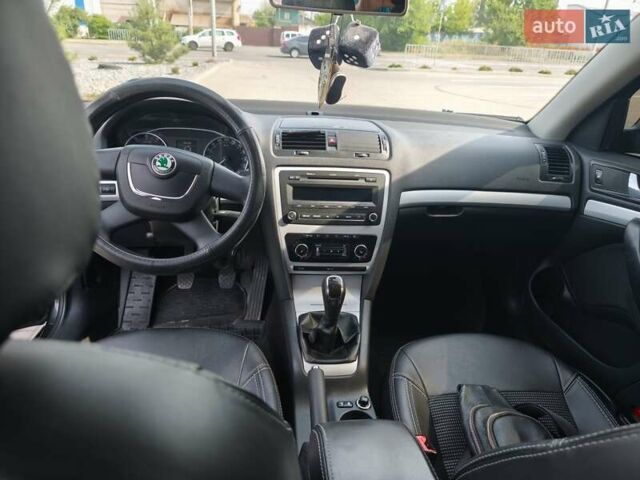 Черный Шкода Октавия, объемом двигателя 1.2 л и пробегом 159 тыс. км за 7500 $, фото 14 на Automoto.ua