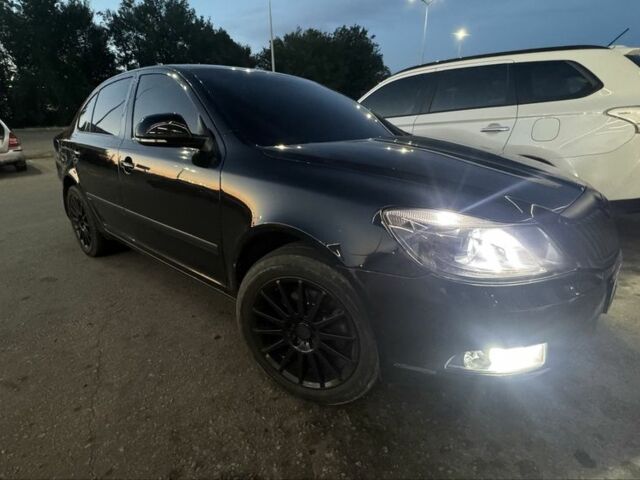 Черный Шкода Октавия, объемом двигателя 1.8 л и пробегом 170 тыс. км за 7999 $, фото 1 на Automoto.ua