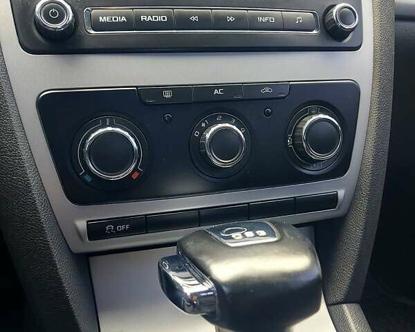 Шкода Октавія 2011 у Луцьку на Automoto.ua Чорний Шкода Октавія, об'ємом двигуна 1.8 л та пробігом 189 тис. км за 9500 $, фото 4 на Automoto.ua