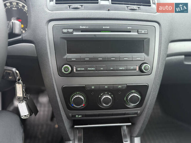 Черный Шкода Октавия, объемом двигателя 1.6 л и пробегом 242 тыс. км за 7250 $, фото 17 на Automoto.ua