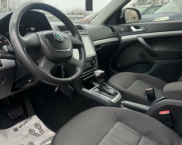 Черный Шкода Октавия, объемом двигателя 1.8 л и пробегом 178 тыс. км за 7700 $, фото 8 на Automoto.ua