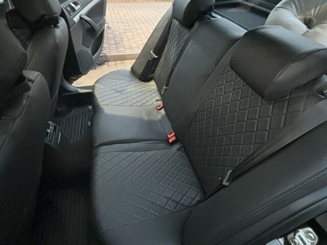 Черный Шкода Октавия, объемом двигателя 2 л и пробегом 260 тыс. км за 8800 $, фото 6 на Automoto.ua