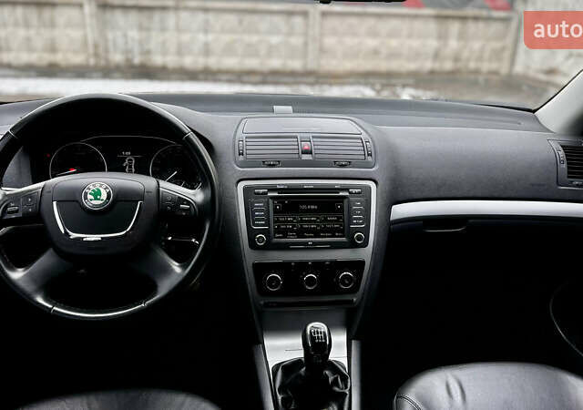 Черный Шкода Октавия, объемом двигателя 1.8 л и пробегом 56 тыс. км за 10500 $, фото 12 на Automoto.ua