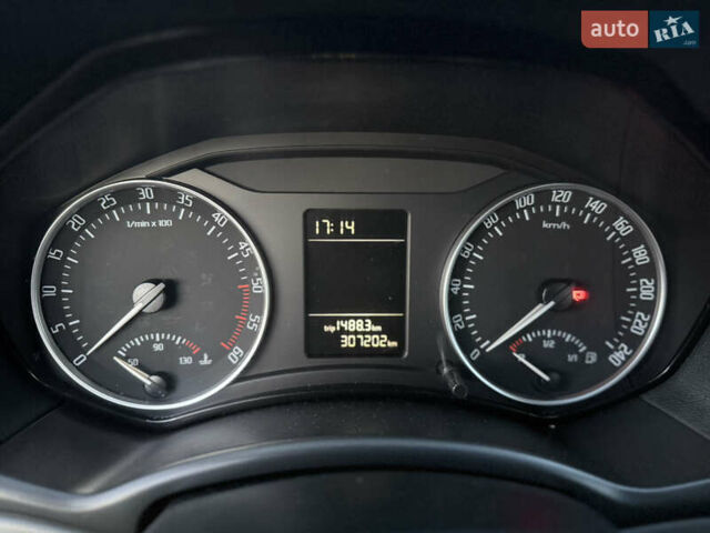 Шкода Октавія 2011 у Калуше на Automoto.ua Чорний Шкода Октавія, об'ємом двигуна 1.6 л та пробігом 300 тис. км за 7250 $, фото 12 на Automoto.ua