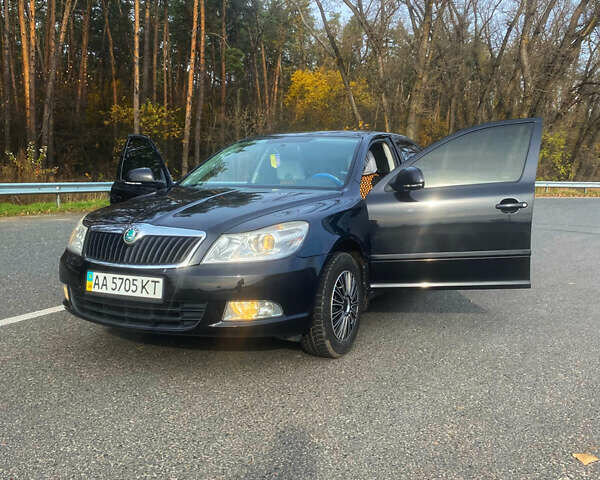 Черный Шкода Октавия, объемом двигателя 1.8 л и пробегом 179 тыс. км за 6428 $, фото 3 на Automoto.ua