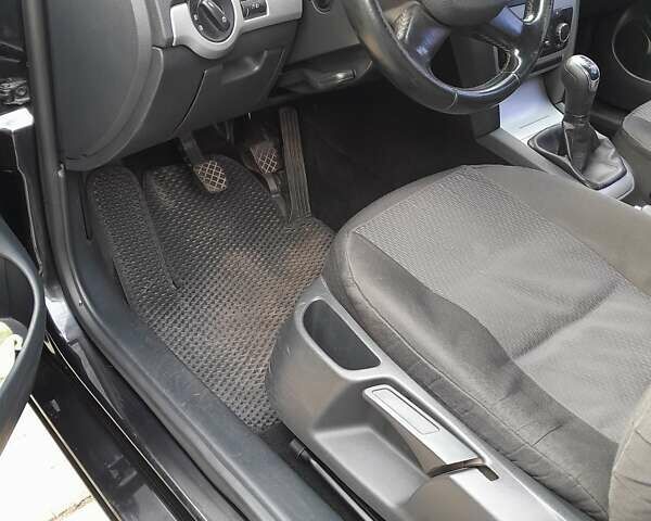 Черный Шкода Октавия, объемом двигателя 1.8 л и пробегом 135 тыс. км за 8200 $, фото 3 на Automoto.ua