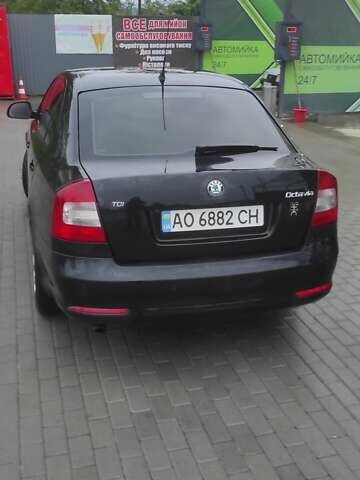 Шкода Октавия 2011 в Ужгороде на Automoto.ua Черный Шкода Октавия, объемом двигателя 1.6 л и пробегом 270 тыс. км за 7200 $, фото 14 на Automoto.ua