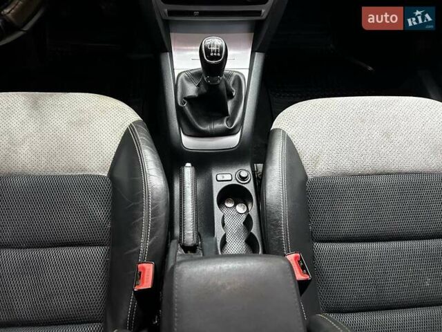 Черный Шкода Октавия, объемом двигателя 1.9 л и пробегом 293 тыс. км за 6800 $, фото 16 на Automoto.ua