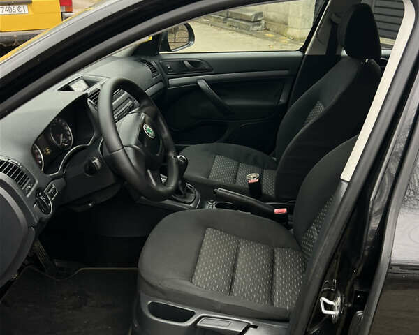 Черный Шкода Октавия, объемом двигателя 1.6 л и пробегом 216 тыс. км за 7300 $, фото 23 на Automoto.ua