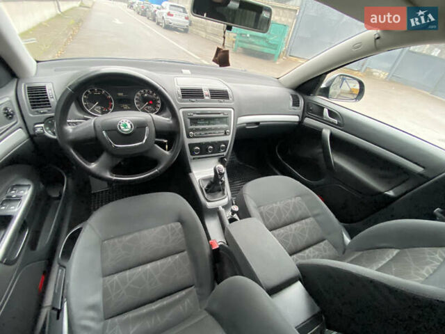 Чорний Шкода Октавія, об'ємом двигуна 1.6 л та пробігом 183 тис. км за 7999 $, фото 31 на Automoto.ua