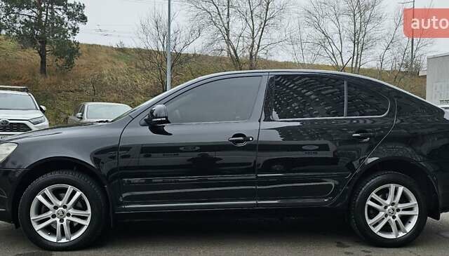 Чорний Шкода Октавія, об'ємом двигуна 2 л та пробігом 240 тис. км за 10900 $, фото 6 на Automoto.ua