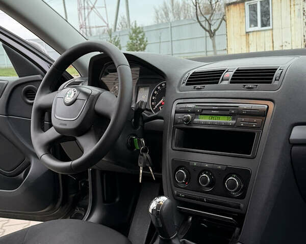 Черный Шкода Октавия, объемом двигателя 1.6 л и пробегом 188 тыс. км за 7999 $, фото 29 на Automoto.ua