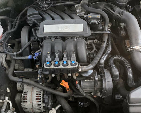 Черный Шкода Октавия, объемом двигателя 1.6 л и пробегом 236 тыс. км за 8500 $, фото 5 на Automoto.ua