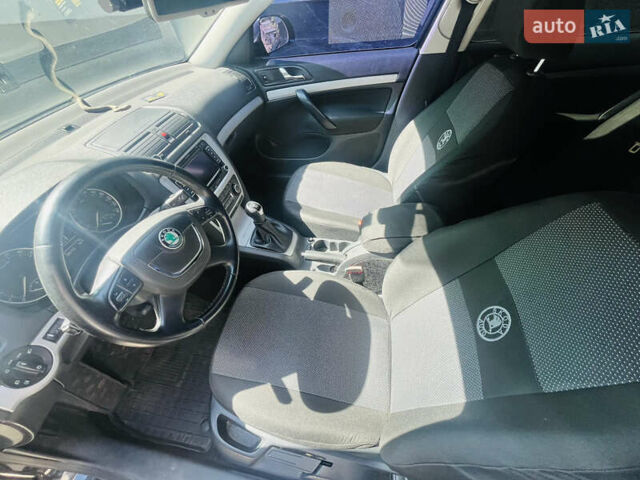 Черный Шкода Октавия, объемом двигателя 1.6 л и пробегом 294 тыс. км за 8950 $, фото 12 на Automoto.ua