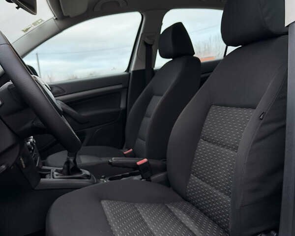 Черный Шкода Октавия, объемом двигателя 1.6 л и пробегом 188 тыс. км за 7999 $, фото 21 на Automoto.ua