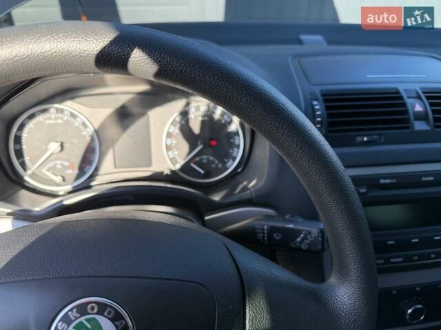 Шкода Октавія 2012 у Одесі на Automoto.ua Чорний Шкода Октавія, об'ємом двигуна 1.97 л та пробігом 41 тис. км за 16200 $, фото 62 на Automoto.ua