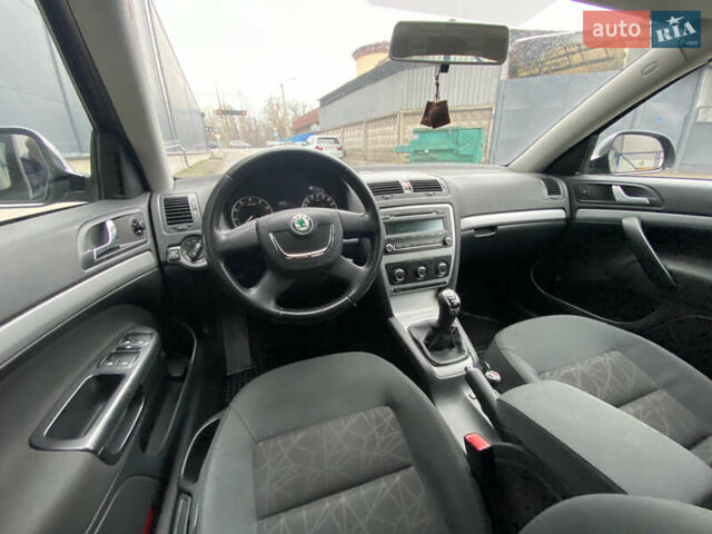 Чорний Шкода Октавія, об'ємом двигуна 1.6 л та пробігом 183 тис. км за 7999 $, фото 27 на Automoto.ua