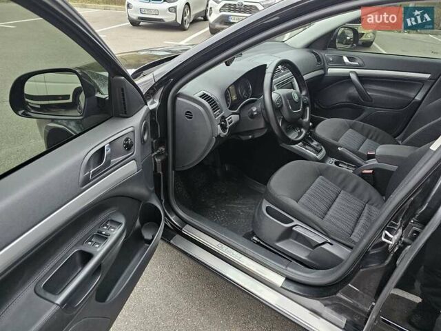 Чорний Шкода Октавія, об'ємом двигуна 2 л та пробігом 240 тис. км за 10900 $, фото 17 на Automoto.ua