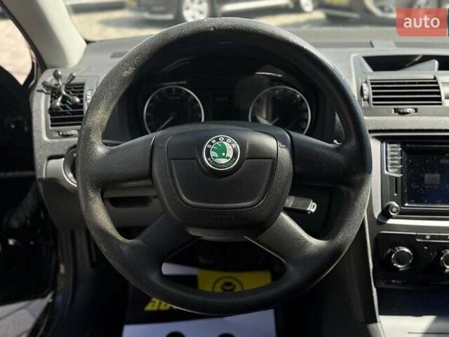 Черный Шкода Октавия, объемом двигателя 1.6 л и пробегом 192 тыс. км за 7990 $, фото 12 на Automoto.ua