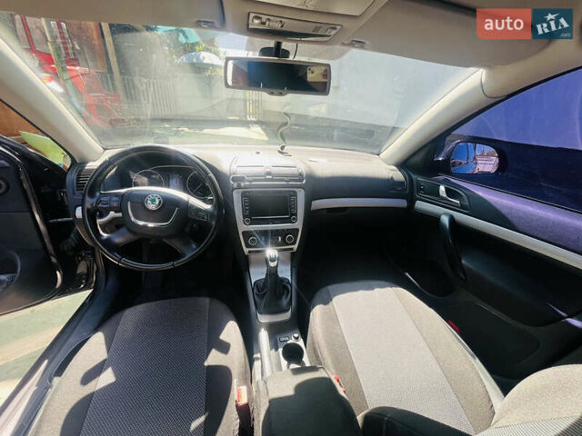 Черный Шкода Октавия, объемом двигателя 1.6 л и пробегом 294 тыс. км за 8950 $, фото 13 на Automoto.ua