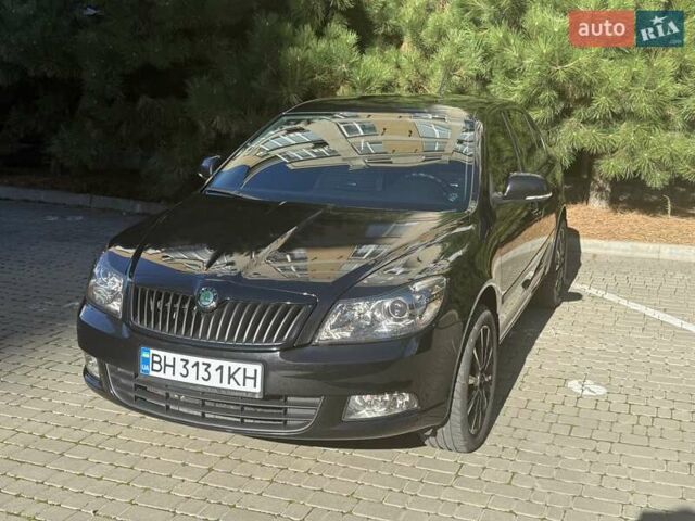 Шкода Октавія 2012 у Одесі на Automoto.ua Чорний Шкода Октавія, об'ємом двигуна 1.97 л та пробігом 41 тис. км за 16200 $, фото 3 на Automoto.ua