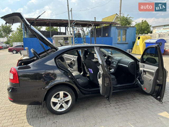 Чорний Шкода Октавія, об'ємом двигуна 1.6 л та пробігом 303 тис. км за 8100 $, фото 4 на Automoto.ua