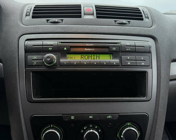 Черный Шкода Октавия, объемом двигателя 1.6 л и пробегом 188 тыс. км за 7999 $, фото 38 на Automoto.ua