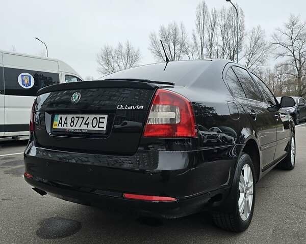 Чорний Шкода Октавія, об'ємом двигуна 2 л та пробігом 240 тис. км за 10900 $, фото 11 на Automoto.ua