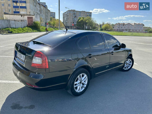 Черный Шкода Октавия, объемом двигателя 1.8 л и пробегом 279 тыс. км за 7750 $, фото 4 на Automoto.ua
