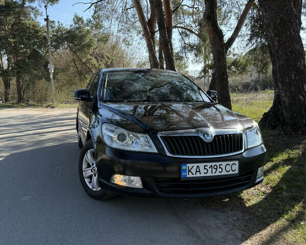 Черный Шкода Октавия, объемом двигателя 1.6 л и пробегом 294 тыс. км за 8950 $, фото 3 на Automoto.ua