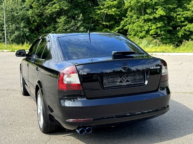 Черный Шкода Октавия, объемом двигателя 1.8 л и пробегом 202 тыс. км за 8299 $, фото 2 на Automoto.ua