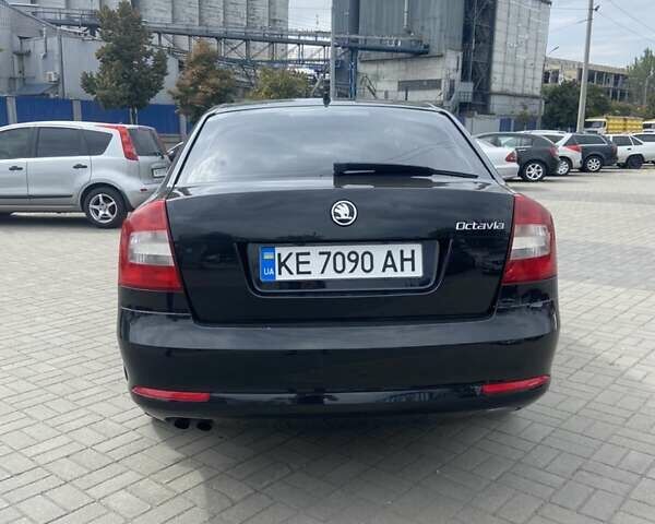 Черный Шкода Октавия, объемом двигателя 1.8 л и пробегом 153 тыс. км за 7999 $, фото 2 на Automoto.ua