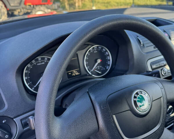 Черный Шкода Октавия, объемом двигателя 1.6 л и пробегом 176 тыс. км за 9300 $, фото 13 на Automoto.ua