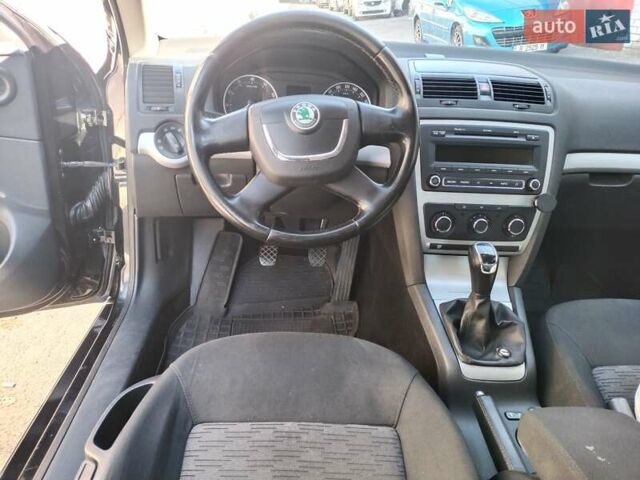 Чорний Шкода Октавія, об'ємом двигуна 1.8 л та пробігом 247 тис. км за 7350 $, фото 3 на Automoto.ua