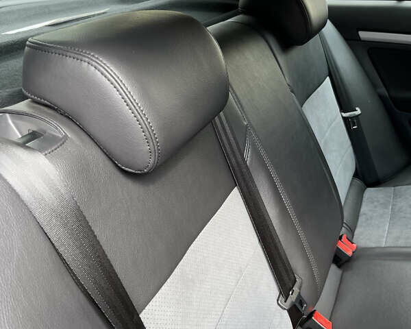 Чорний Шкода Октавія, об'ємом двигуна 1.8 л та пробігом 39 тис. км за 13000 $, фото 7 на Automoto.ua