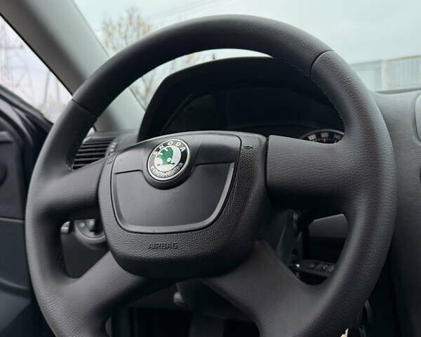 Черный Шкода Октавия, объемом двигателя 1.6 л и пробегом 188 тыс. км за 7999 $, фото 34 на Automoto.ua