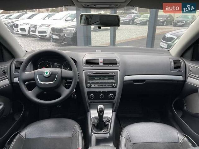 Черный Шкода Октавия, объемом двигателя 1.8 л и пробегом 159 тыс. км за 7990 $, фото 12 на Automoto.ua