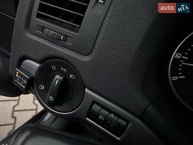 Черный Шкода Октавия, объемом двигателя 1.6 л и пробегом 188 тыс. км за 7999 $, фото 32 на Automoto.ua