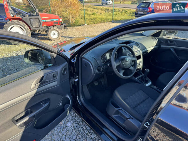 Черный Шкода Октавия, объемом двигателя 1.6 л и пробегом 176 тыс. км за 9000 $, фото 8 на Automoto.ua