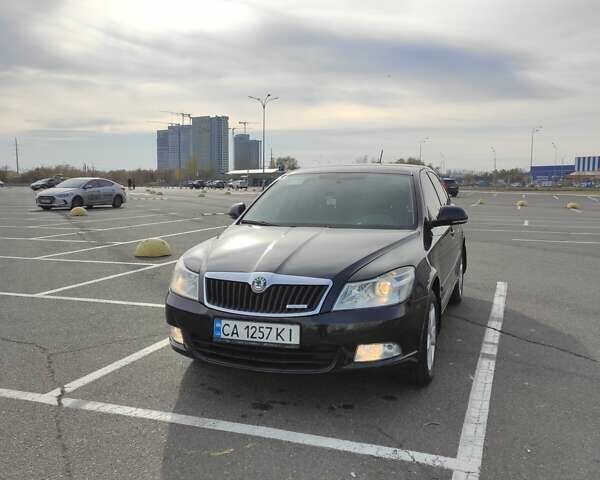 Черный Шкода Октавия, объемом двигателя 1.8 л и пробегом 207 тыс. км за 8100 $, фото 7 на Automoto.ua